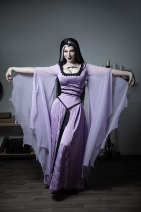 Lily Munster Cosplay Photo Set (2)
